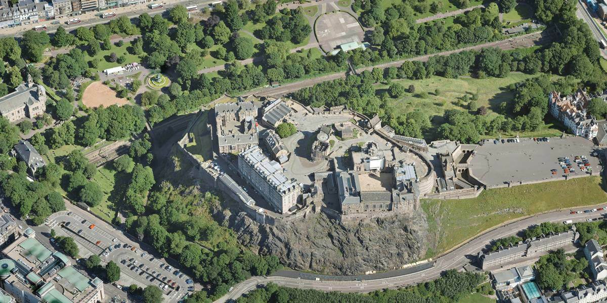 edinburgh castle bluesky