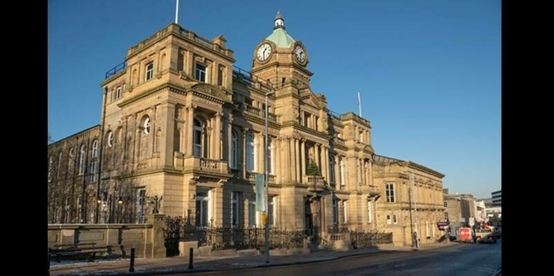 Burnley Town Hall 800x400