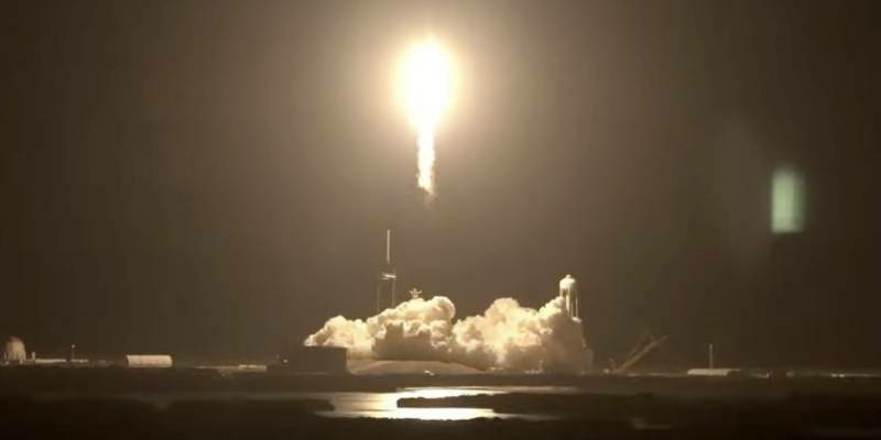Liftoff of Crew 4 to the International Space Station 800x400