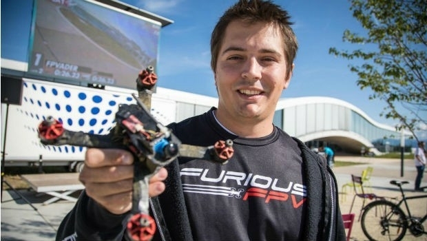 Swiss pilot Dario Neuenschwander wins the FAI Drone Racing World Cup (from import)