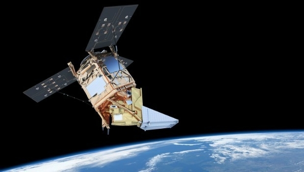 Sentinel-5 Precursor begins final journey to launch site (from import)