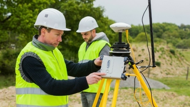 Surveyors Provided with a Powerful Multi-application GNSS Solution (from import)