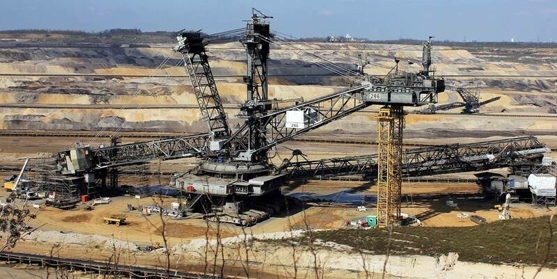 Open pit mining 800x400