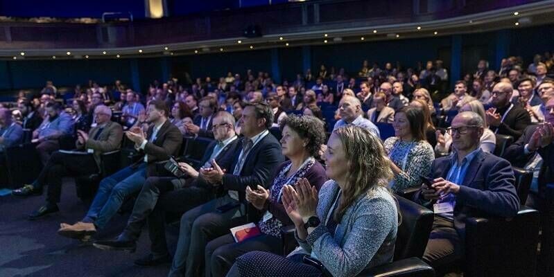 AGI Geo Com 22 Audience 800x400