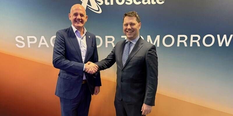 Chris Blackerby COO of Astroscale and William Crowe CEO of HEO 800x400