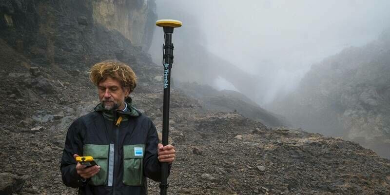 Klaus Thymann uses the Trimble 800x400