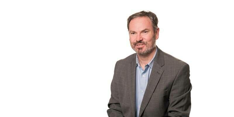 Simon White Lead underwriter 800x400
