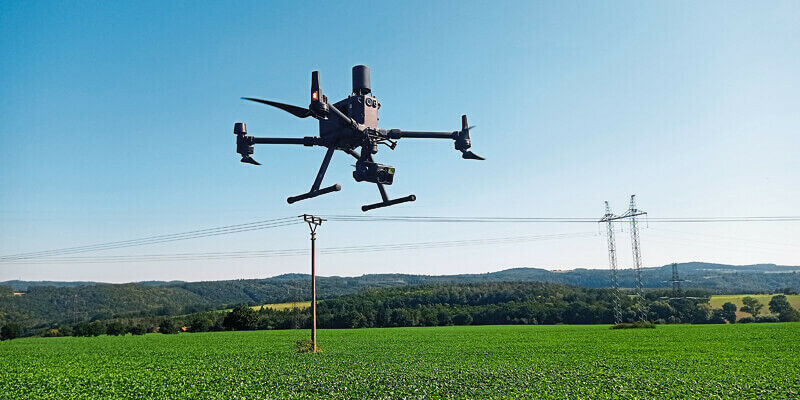 V21i01 Spr22 watch out drone01 amd