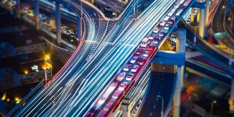 Aerial highway traffic night 800x400 1