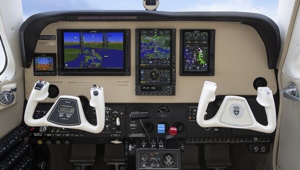 Garmin unveils the fourth generation GPS/NAV/COMM (from import)