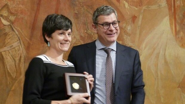 Linda van den Brink receives OGC’s 2019 Gardels Award (from import)