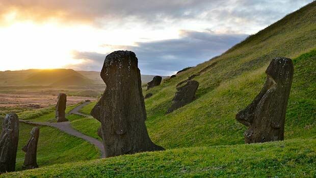 A new view of Rapa Nui  (from import)