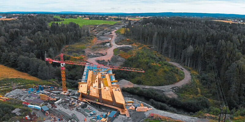 Int v20 i05 Article p38 Topcon Norways Biggest Road Case